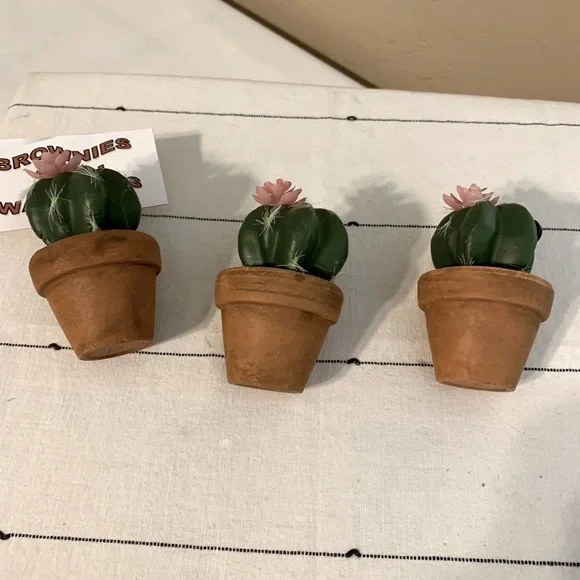 POTTERY BARN SET OF 3 POTTED CACTUS PLACE CARD HOLDERS - Picture 2 of 3